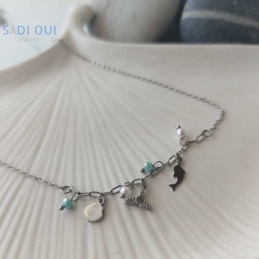 Colar AZURE prateado com micro charms e toque turquesa (Soleil Teen(s) Style)